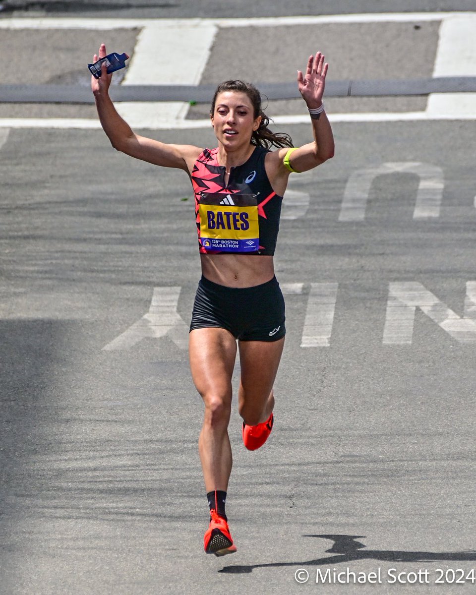 .@BroncoSportsXC alum @emmajbates was the top US finisher at @bostonmarathon in 12th, running 2:27:14 #BostonMarathon