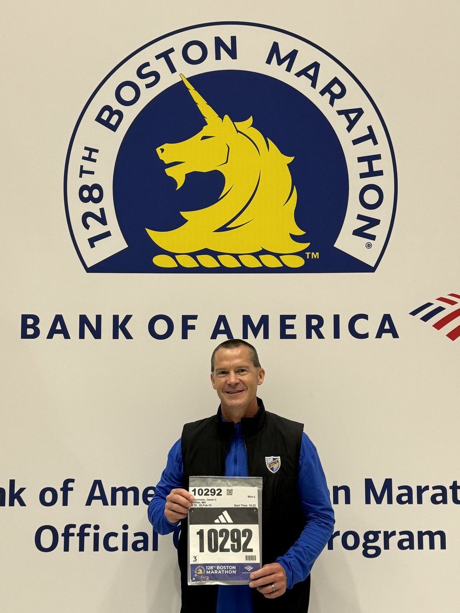 Congratulations to former @STMA_TrackField Girls Coach & @STMAHighSchool teacher Jason Massmann who finished the Boston Marathon today in a time of 3:17.45! Jason models incredible work ethic, integrity & dedication everyday in and out of the classroom. Great job Mr. Massmann!