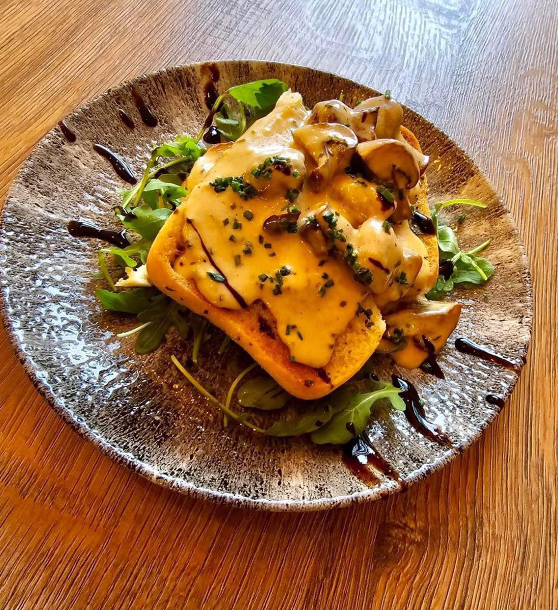 MGWrecsam's tweet photo. 💐 SPRING SUNDAY CARVERY 💐

🗓️ 21st April 

✅2 courses for £19.50
✅3 courses for £24.50
⭐ Kids under 12 EAT FREE ⭐
✅Tables available 12-4pm 

(Please note a £10pp deposit is required at time of booking to secure your reservation) 

Message or ring 01978 357722 to BOOK NOW https://t.co/Q2dxNaRNly