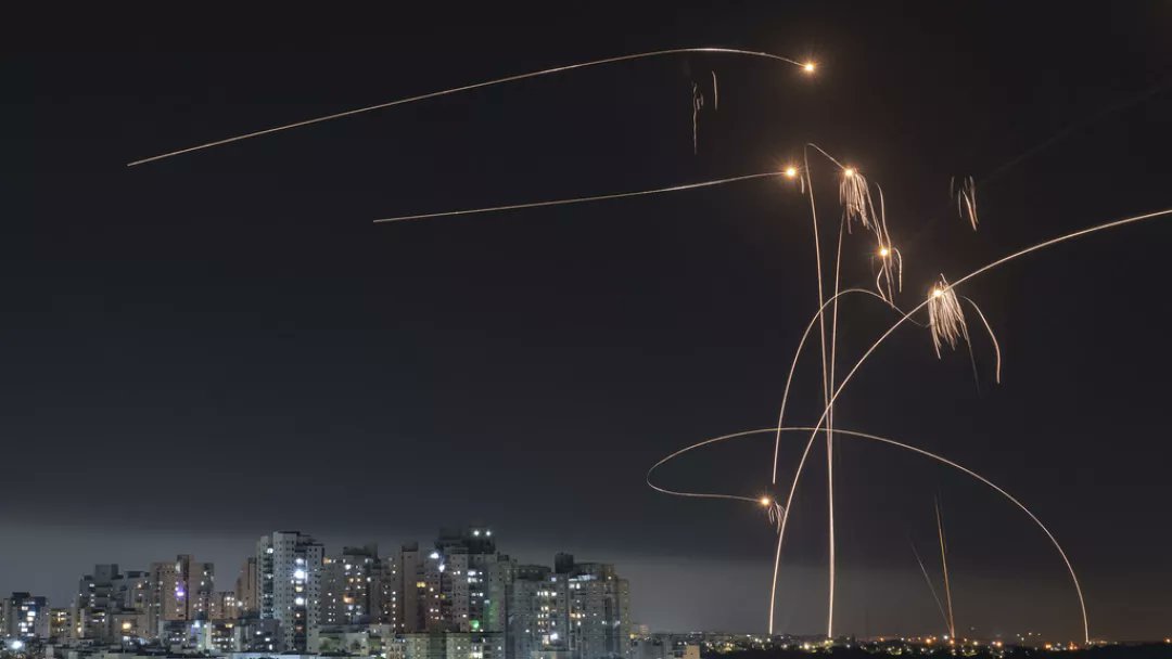 Eu vi tantas pessoas falando baboseiras sobre o Iron Dome, que resolvi fazer a minha parte e falar sobre: O Iron Dome é um sistema avançado de defesa aérea projetado para proteger Israel de ataques de foguetes e morteiros de curto alcance. É operado pelas Forças de Defesa de…