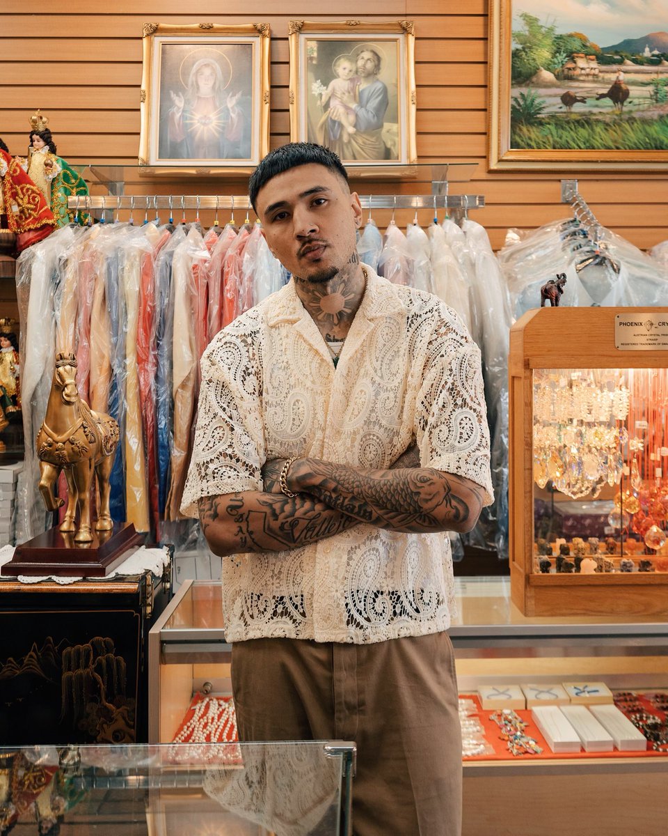 Shtreetwear's tweet photo. Paisley Button-Up by NOSTALGIA https://t.co/eP9XyEYDg3