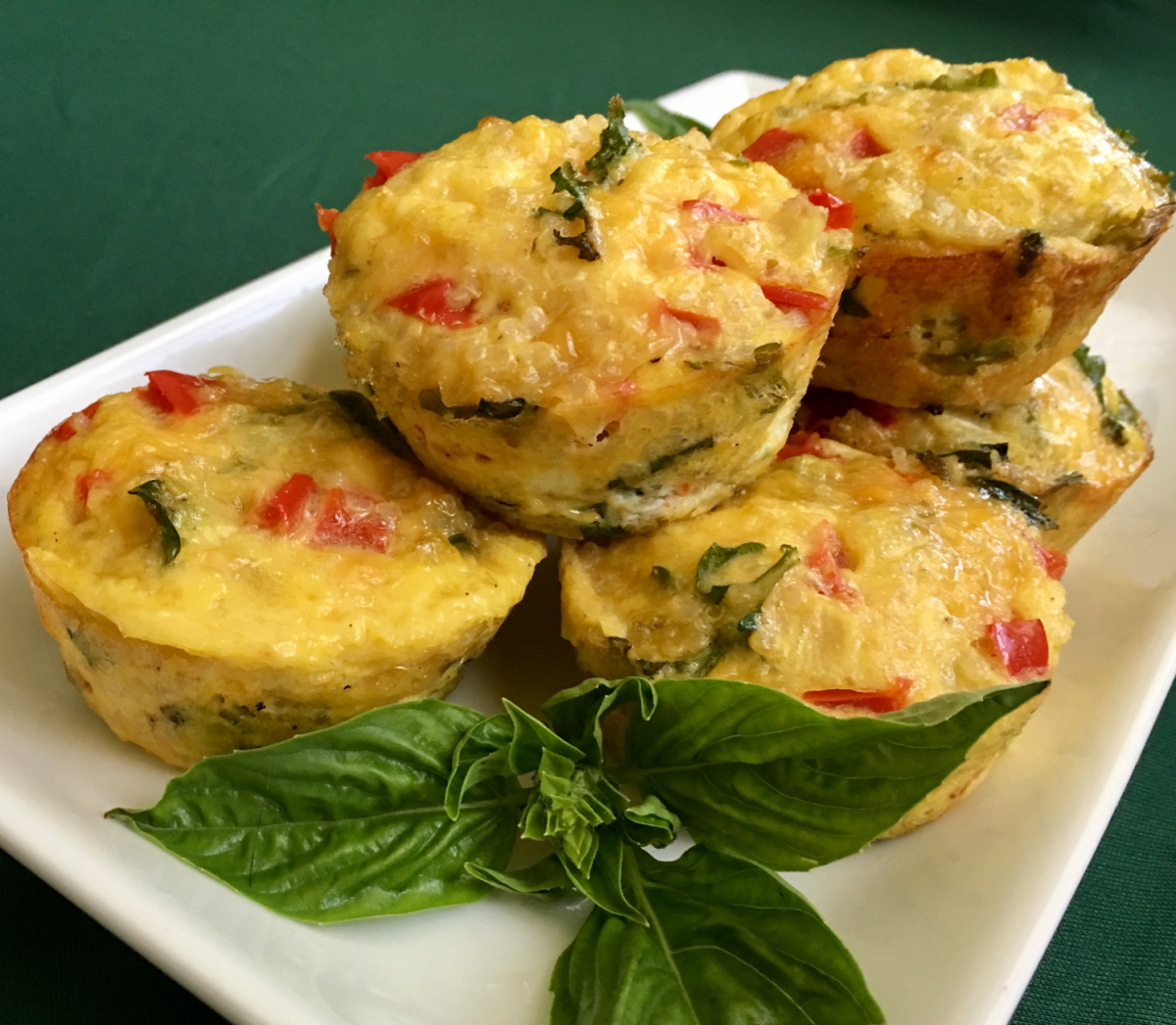 Filled with protein-packed quinoa and eggs and bursting with fresh vegetables, Quinoa Egg Muffins are the perfect start to any busy day. swirlsofflavor.com/gran-n-go-quin… via @SwirlsofFlavor