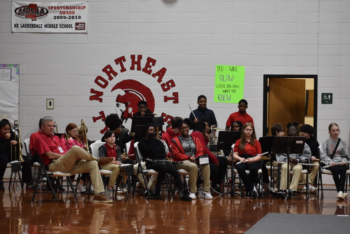 NEMSTrojans's tweet photo. Thank you Northeast Trojan Cheerleaders and NEMS band for pepping up our students for state testing next week!!! Students really enjoyed the MAAP Pep Rally!! #ExceedingExpectations #noexcuses https://t.co/uKrDSgia2w