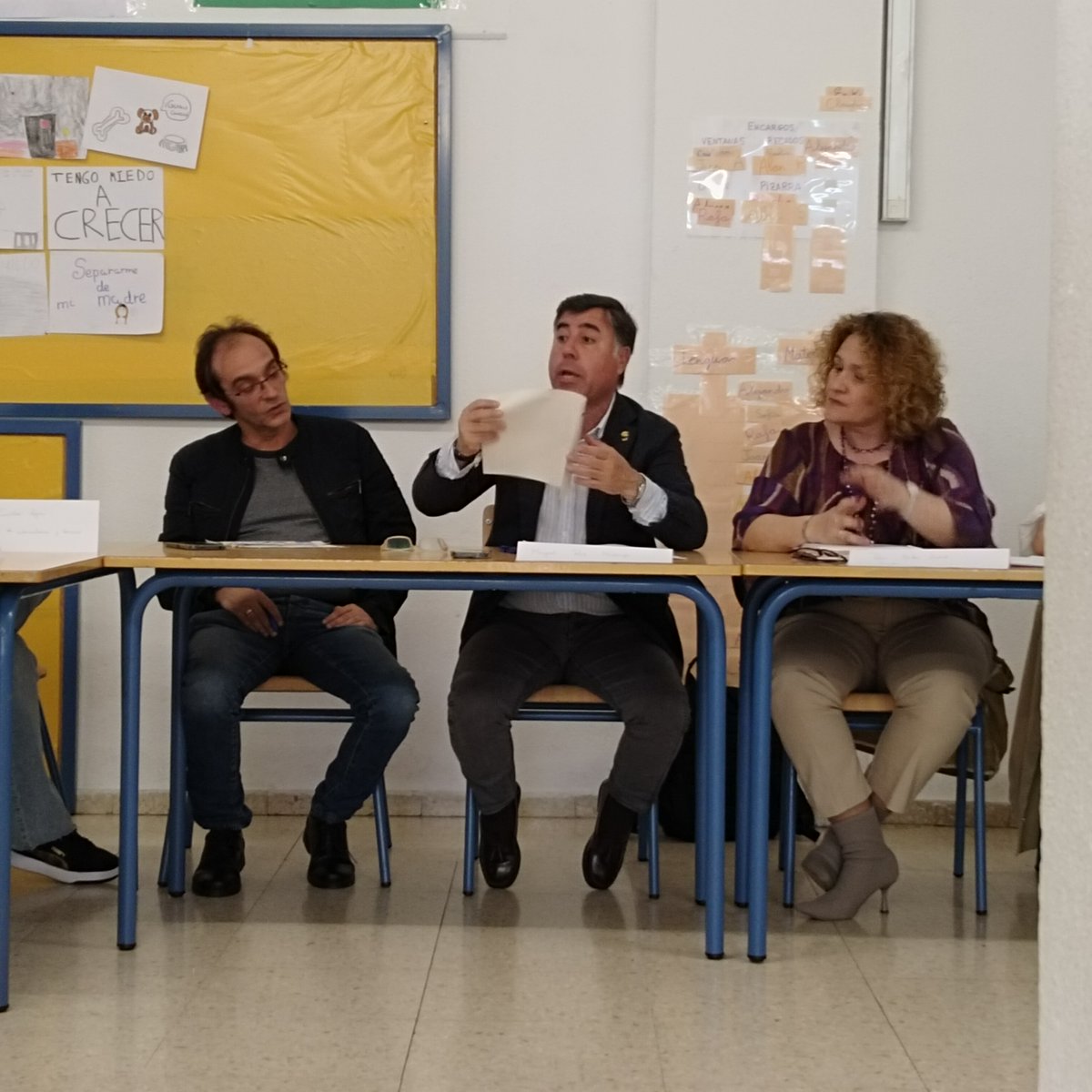 judithtrejo's tweet photo. @MRuizMadruga a título personal y como madre, sigo esperando que en el CEIP Ciudad Jardín #CordobaEsp  coloque los #extintores según la normativa. Prometió en su última visita (hace una semana) que sería su prioridad ante el vergonzoso retraso de las obras del colegio https://t.co/A37YCrJ7ia