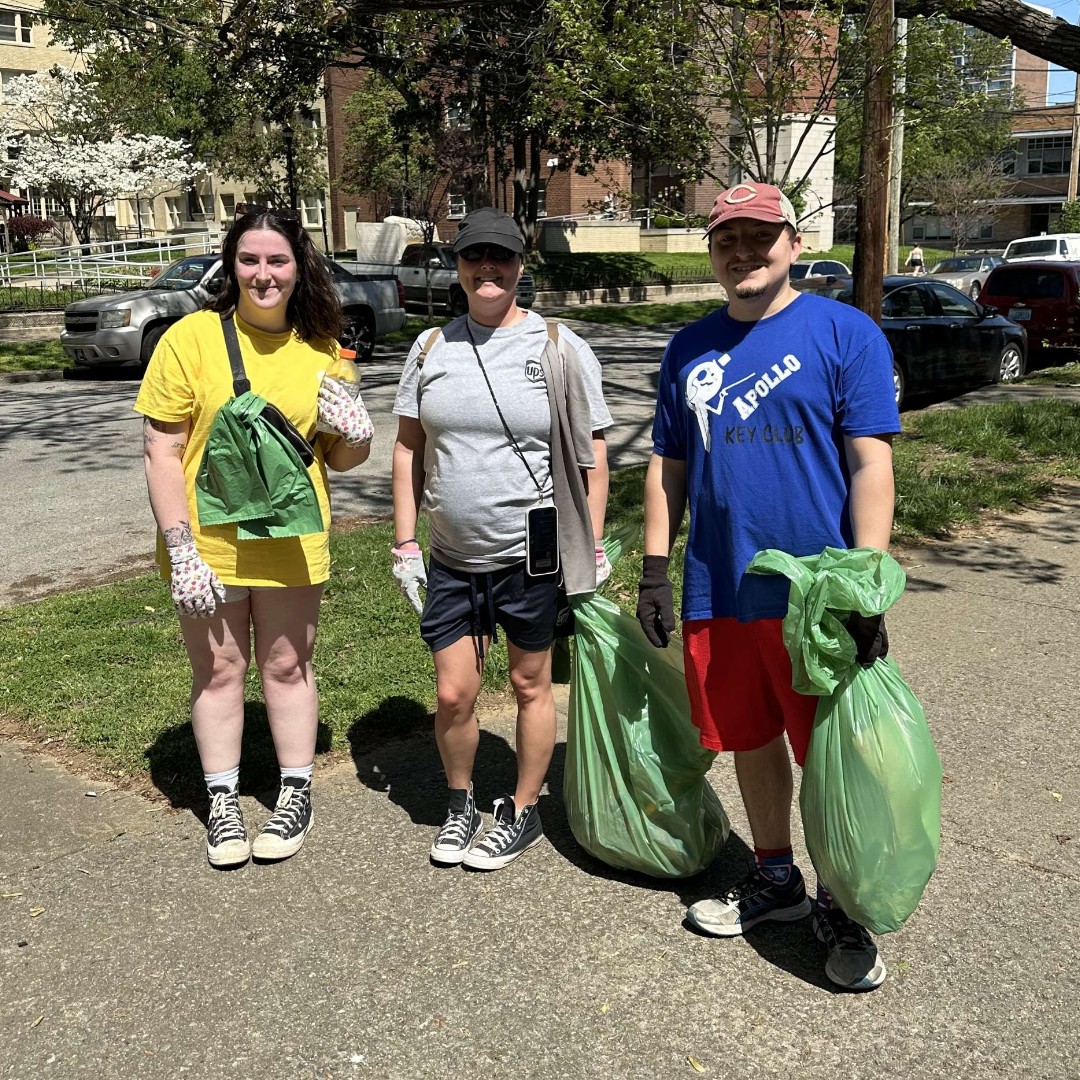 Thanks to the 54 volunteers who came out to our Sweep & Sip events at @GallantFoxBrew and @OldLouBrew this weekend, including, but not limited to those from @UPS, @JLLouisville, and the OLB Run Club! The heat doesn't stop us from keeping Louisville clean!
