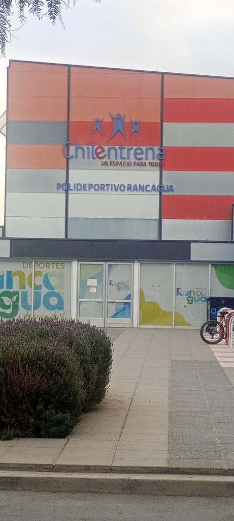 xamwel's tweet photo. Sabía ud. que: 
El polideportivo municipal de Rancagua, ubicado en Lourdes, no tiene papel higiénico en sus baños...

Y el encargado de este centro tiene advertidos a sus empleados que no "conviden" papel al público.

#Rancagua
#CiudadHisterica https://t.co/n7IRnCdzVo
