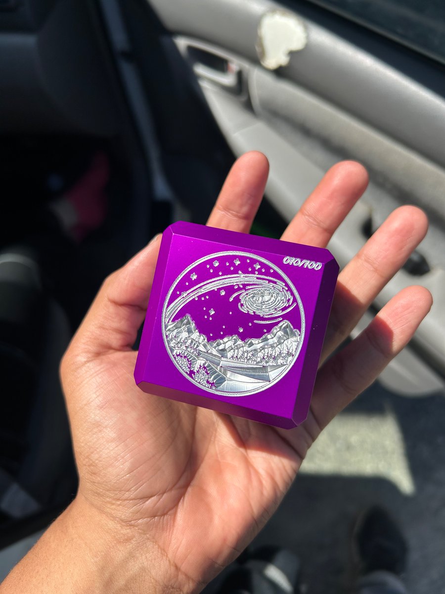 Juliotheskull's tweet photo. @ErickKhan_   The grinder came in today and I fucking love it, the purple on it looks so much better in person, got 10/100 https://t.co/pEZSookWJD
