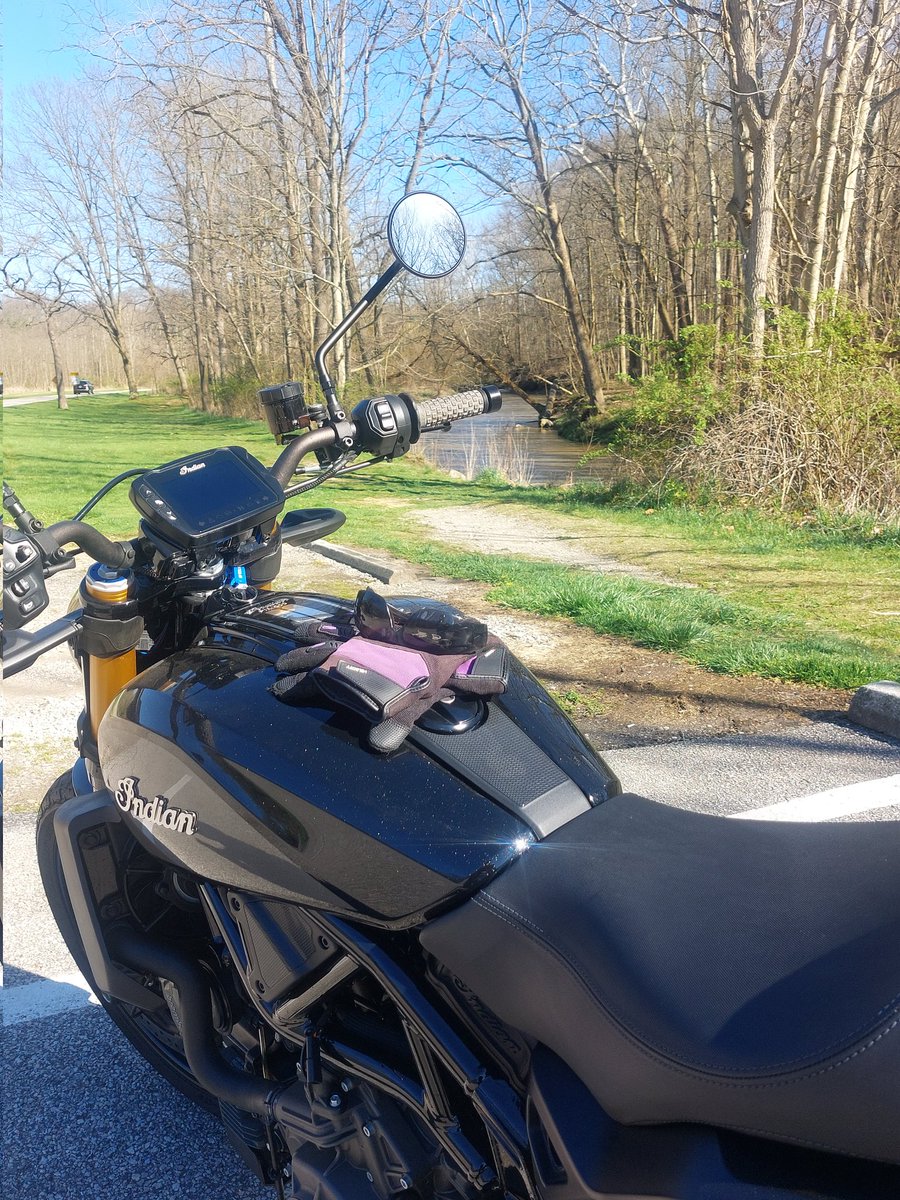 Just putting around the Parkway. #RockyRiver
#WomenWhoRide #IndianMotorcycle #FTR1200S