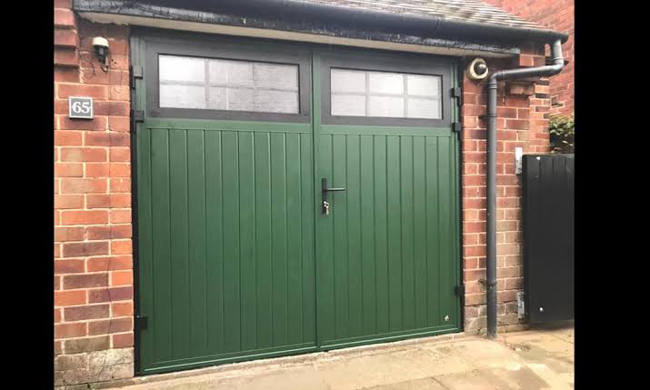 MjengoWorld's tweet photo. 4. Side hinged garage doors

• These operate like normal gates
• Not common
• Can be of wood or steel
• Prices start from about 70k Kes. https://t.co/TVKGBH3XRa