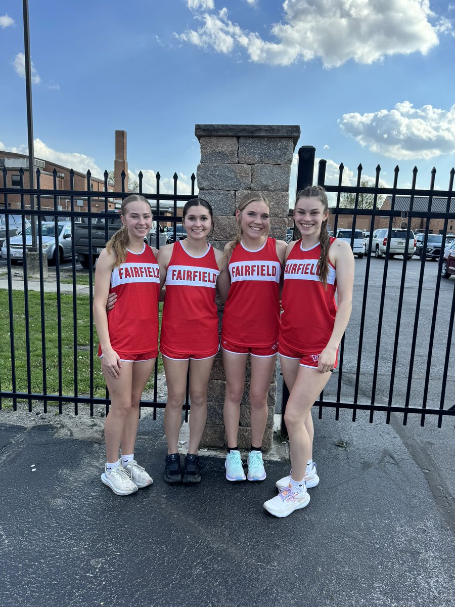 Congrats to our 4x800 relay team on breaking the school record this evening at the Western Brown Invitational with a time of 10:53.35 ❗️ 🏃‍♀️ 🦁 

Pictured: Kennedy Zink, Ginny Trent, Aylah Humphreys, and Faith Donley