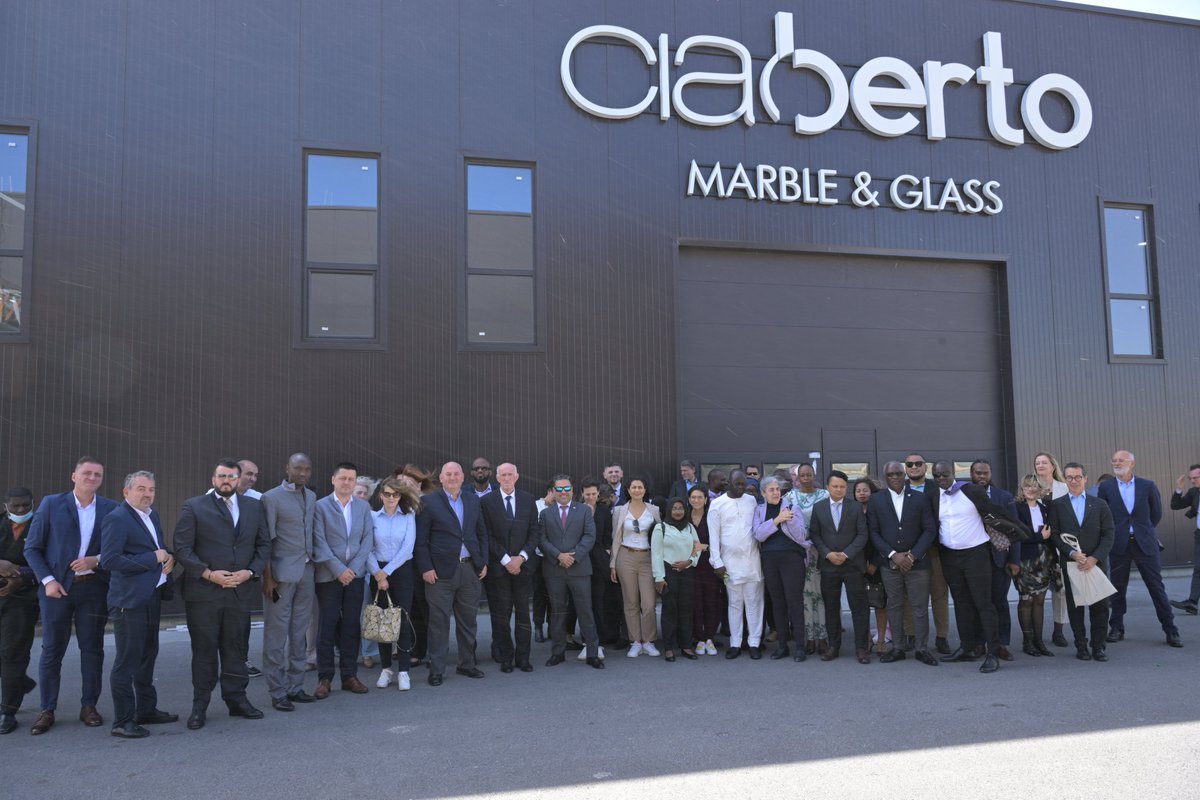 We had a very productive visit to the #ciaoberto, a successful company furniture in Kosova.
Diplomats of #firstedition of #diasporadiplomacyschool  have opportunity to see how this company work
Ciao Berto is the first showroom in the Republic of Kosovo, a new way of selling.