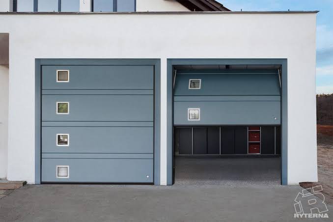 MjengoWorld's tweet photo. TYPES OF HOME GARAGE DOORS 
(All are available Kenya)

Be sure to tell us which ones you'd go for in the comments.

1. Sectional garage doors

• Made using horizontal panels
• Stylish
• Popular in America and Europe
• Heavy steel
• Prices start from about 90k here in Kenya https://t.co/A2HXgJe7me