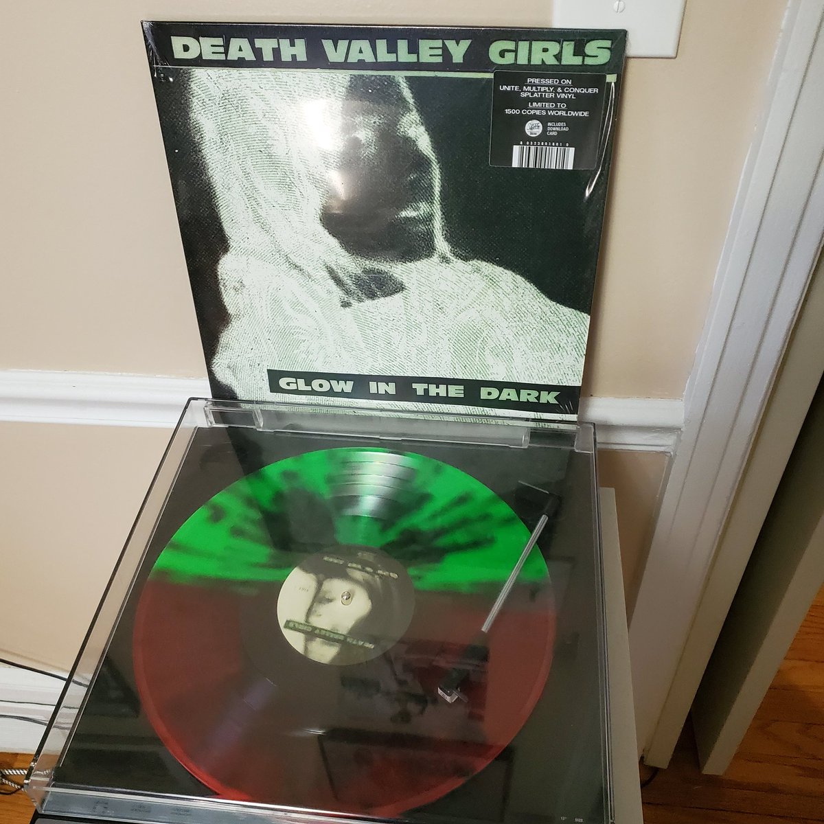 Currently spinning this rad album - Death Valley Girls - Glow in the Dark on Suicide Squeeze records. #vinylrecords #nowspinning