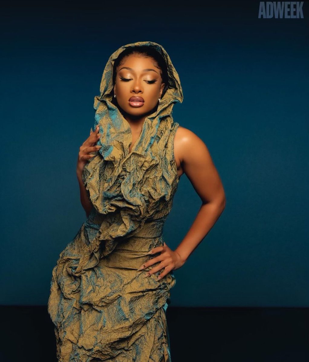 MegansStats's tweet photo. Megan Thee Stallion becomes the first artist with multiple #1 hits on the Digital Song Sales chart this year. https://t.co/VcbLwPuTmb