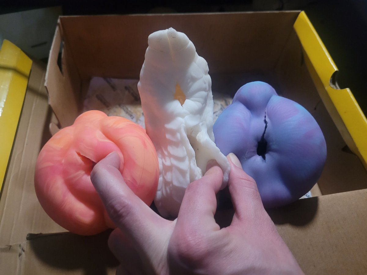 SpoofyDerg's tweet photo. Them:"how horny ARE you?"
Me: https://t.co/kzfYfdOBFt
