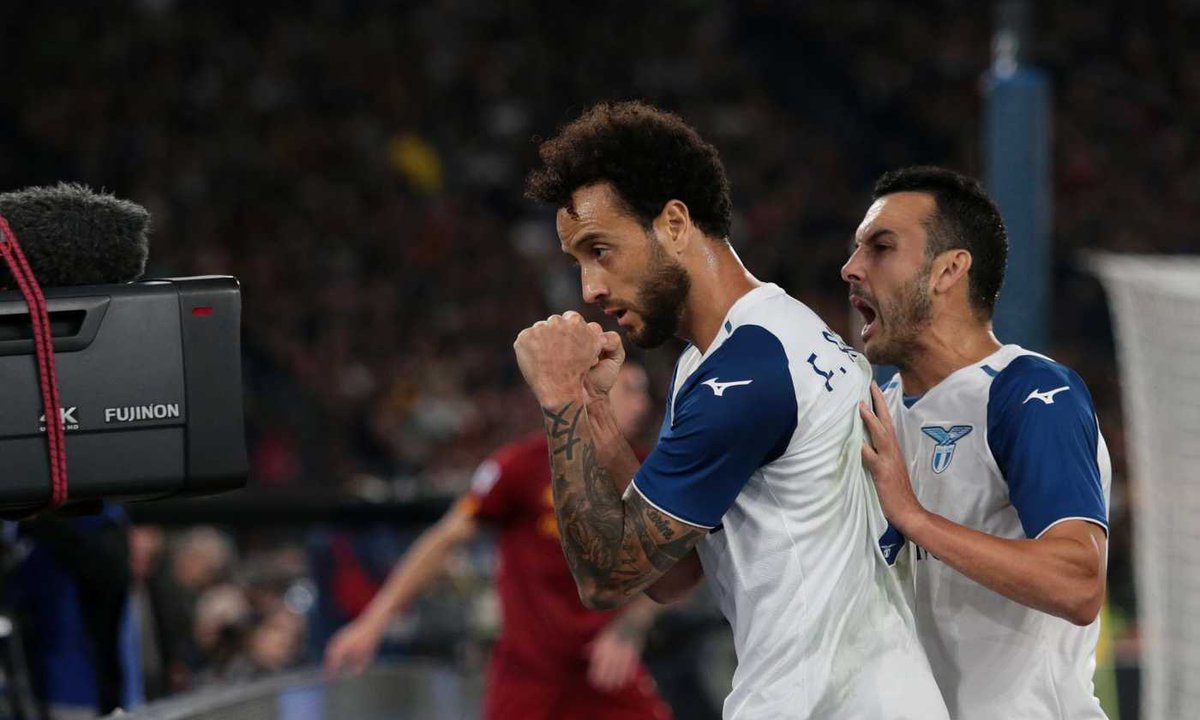 RobinDeMartinos's tweet photo. Eppure gliene facciamo una colpa, come se la nostra sofferenza dovesse per forza essere anche la sua.
Cosa pretendete da un ragazzo che ha dato sempre tutto per la #Lazio?
Tiferò sempre per Pipe.
Il miglior 7 visto negli ultimi 20 anni di questa vergognosa gestione.
#FA7 https://t.co/l1yg6kZitN