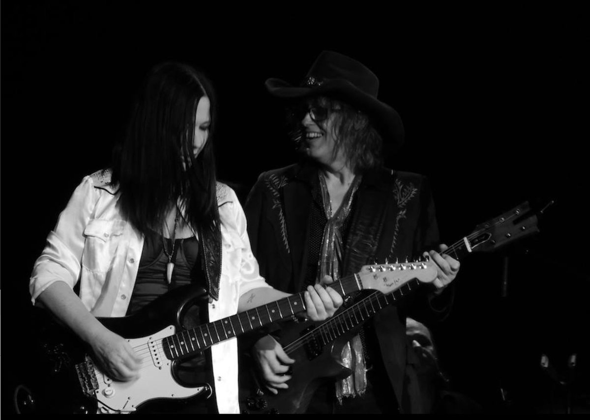 just came across these photos, jammin' w Mike Scott and the Waterboys in 2015. Where the hell does the time go? ⏳ @MickPuck