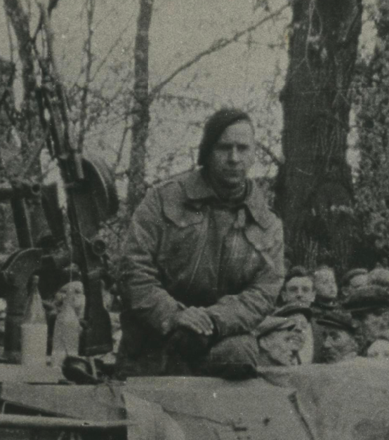 ducky_shot's tweet photo. I came across this picture today in Dutch archives. I'm going with a stronger than not possibility of it being David Currie VC. Thoughts?https://t.co/7RRrKCPy1D https://t.co/BrSKQqdvwo