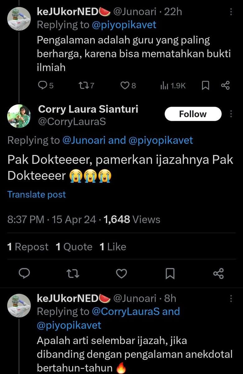 eDzulfikar's tweet photo. Emang dunia ini uda aneh bener. Sekelas dokter spesialis aja argumen keilmuannya dipatahkan oleh orang bermodal "pengalaman"

Sama kek gw kmaren ada yg ngotot buku dasar ekonomi adalah kiyosaki

Tak obong wae ki ijasah karo sertifikatku 😭 https://t.co/cUdn83kq33