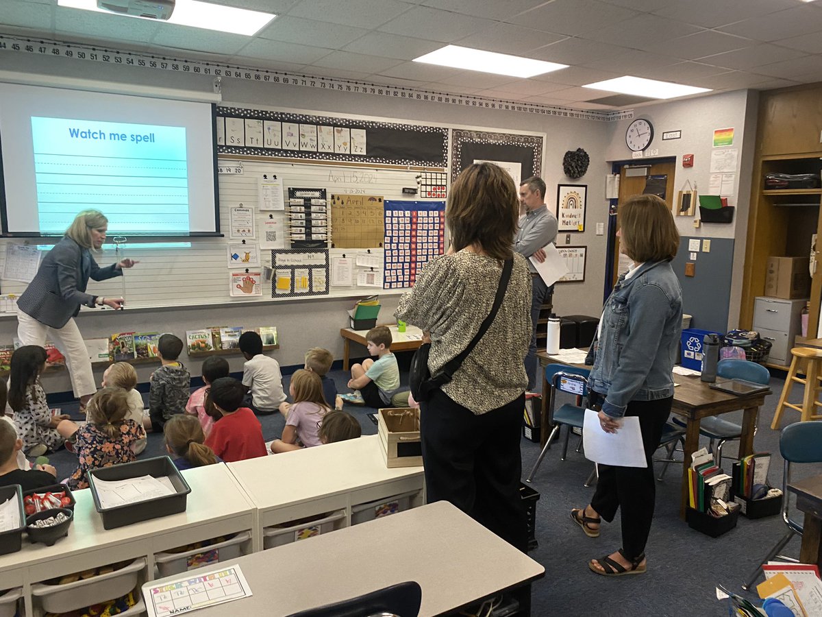 Kmsanders54's tweet photo. @FESTigersHSE a huge thank you to first grade teachers for allowing @NBEbulldogs to come in observe structured literacy in action. It’s an amazing opportunity to learn and grow from each other! #fesreads https://t.co/cZa2UZyNK2