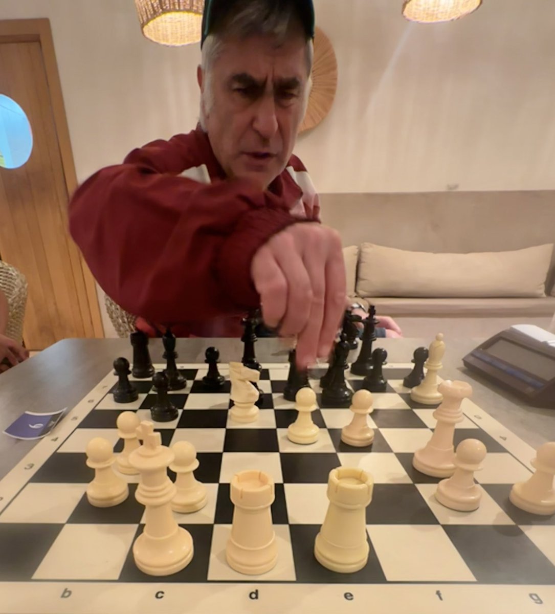 Ivanchuk is my favorite chess player. He passionately analyzes any game even at 600 ELO. After analyzing my game, he asked to see the candidates so I gave him my phone as he analyzed every single game. He found the best computer move in Nepo vs Gukesh in seconds, what a legend 😂