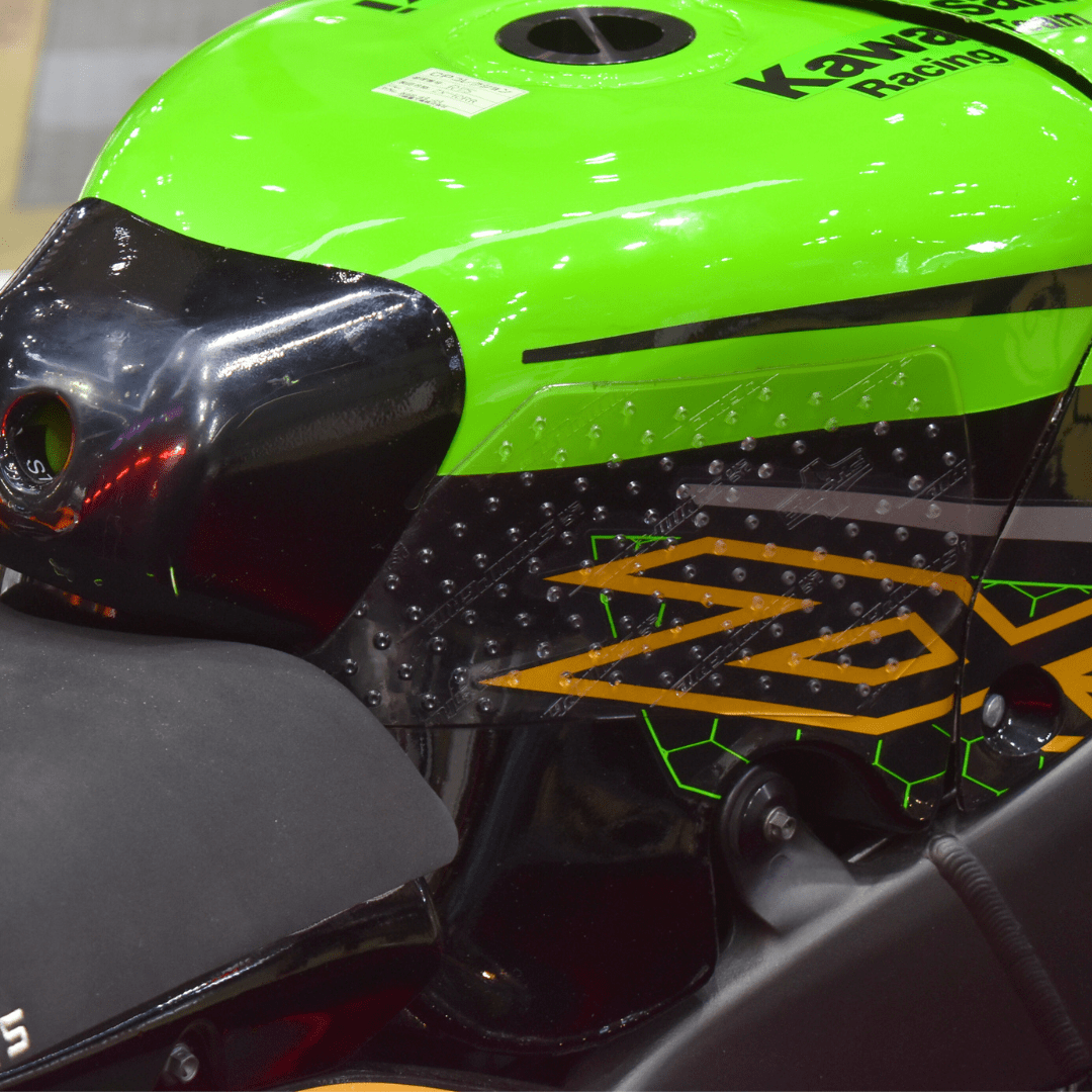 motorockman's tweet photo. サーキットでシェアNO.1のタンクグリップと言えばストンプグリップ(STOMPGRIP)。
ほとんどのチームが使ってます。
#teamkagayama
#yoshimura
#dunlopracingteam
#kawasakiracing
#suzukiecstar
#stompgrip https://t.co/nXpLAxE4oH