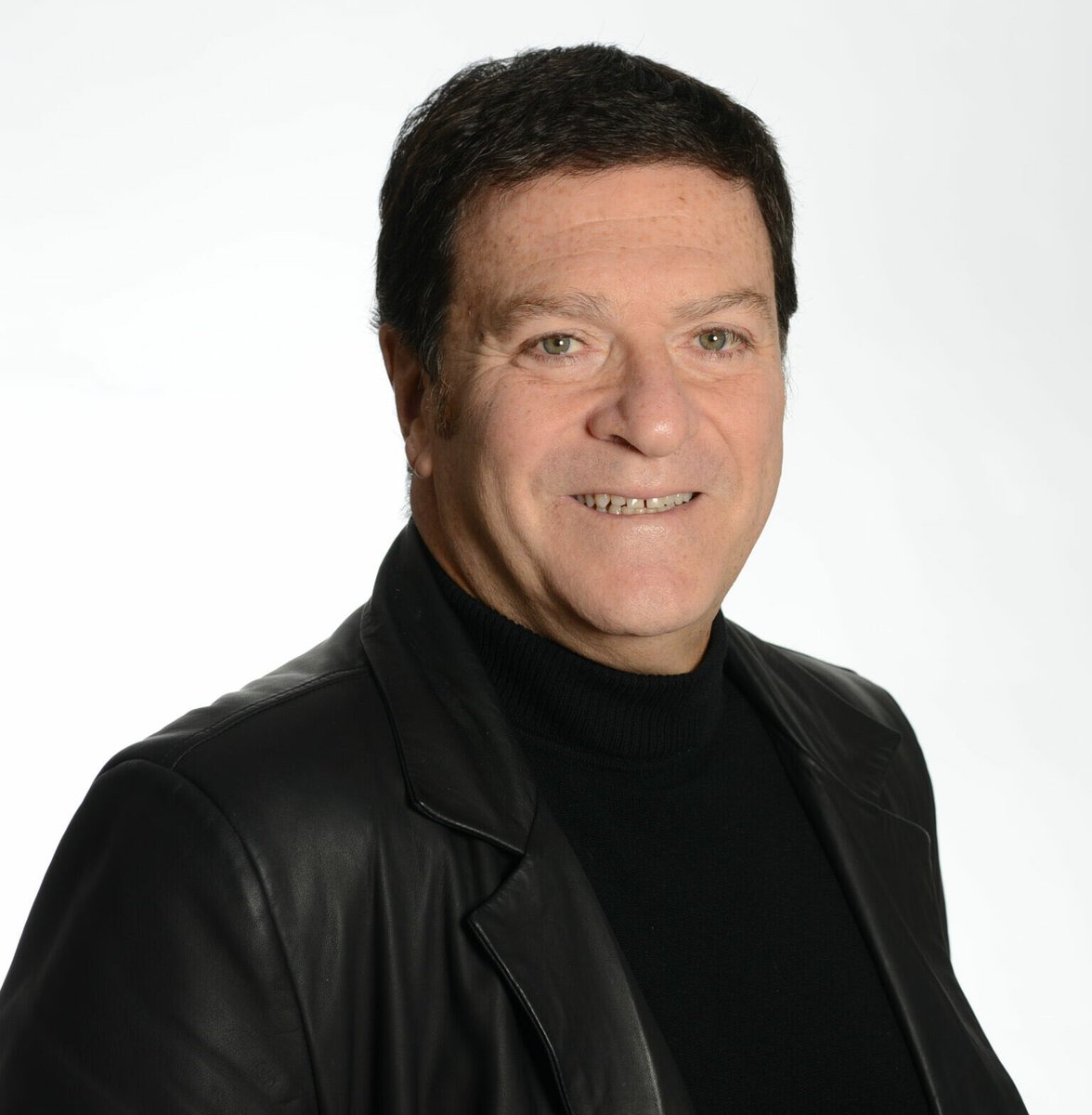 C’est une triste nouvelle que je vous apprends, Gil Taieb, vient de nous quitter 😢
Toutes mes sincères condoléances pour la famille de Gil, ses amis et tous ceux qu’il a aidé.
Ce grand homme était engagé à soutenir l’autre, il est parti trop tôt, trop jeune !
Reposez en paix 😢