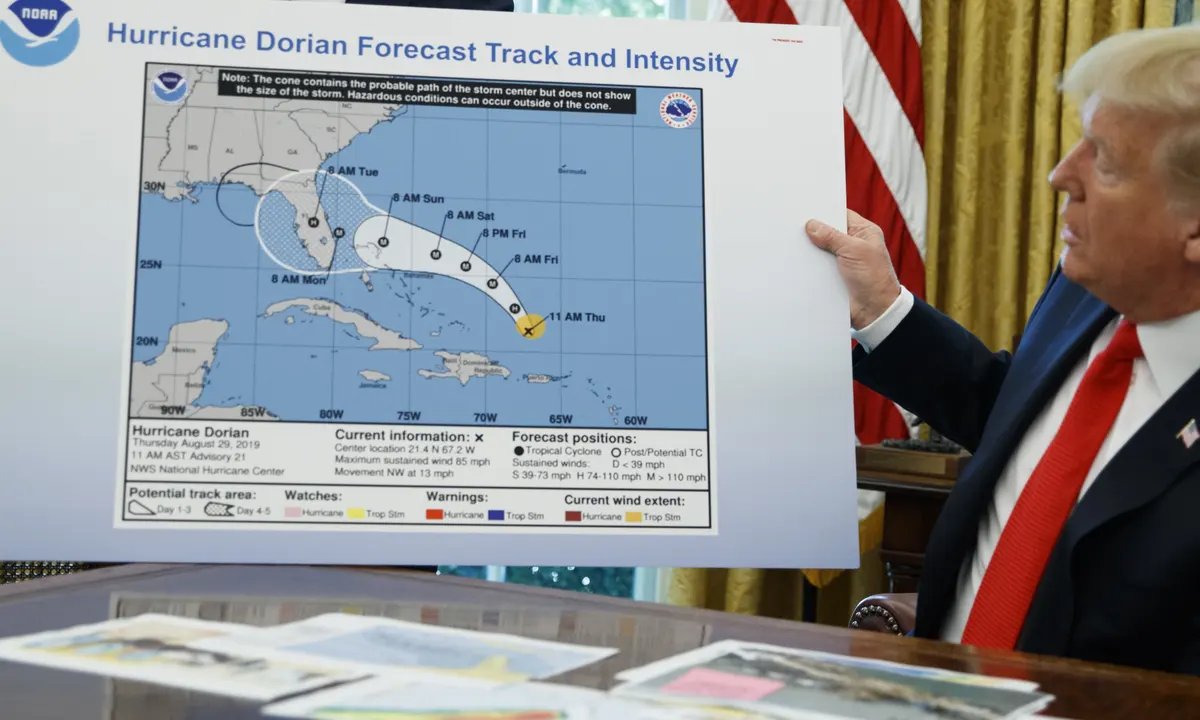 @Mindcite_US trump thinks he is on trial for doctoring the 'Stormy' map with his Sharpie. 
He  claims NASA and Democrats changed the hurricane path so millions of ballots FOR him were blown away. 
9/10 GOP believe him.

#FreshResists #ProudBlue #DemVoice1 #Voteblue #trumpisaloser