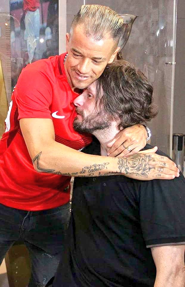 tradicaopopular's tweet photo. Mesmo que tu não entre mais no gramado, só a tua presença vai tocar o horror em qualquer um que queira cantar de galo no nosso terreiro. Precisamos de ti, Capitão! https://t.co/gcOGdhhn5W