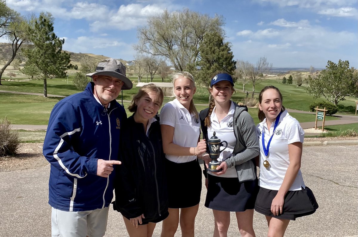 Bears golfers won the Vanguard Tournament with Isabella Kappel 3rd Overall and took 3rd in the Kissing Camels Tournament with Ava McLain with Personal best 83!!! Great job ladies!!!