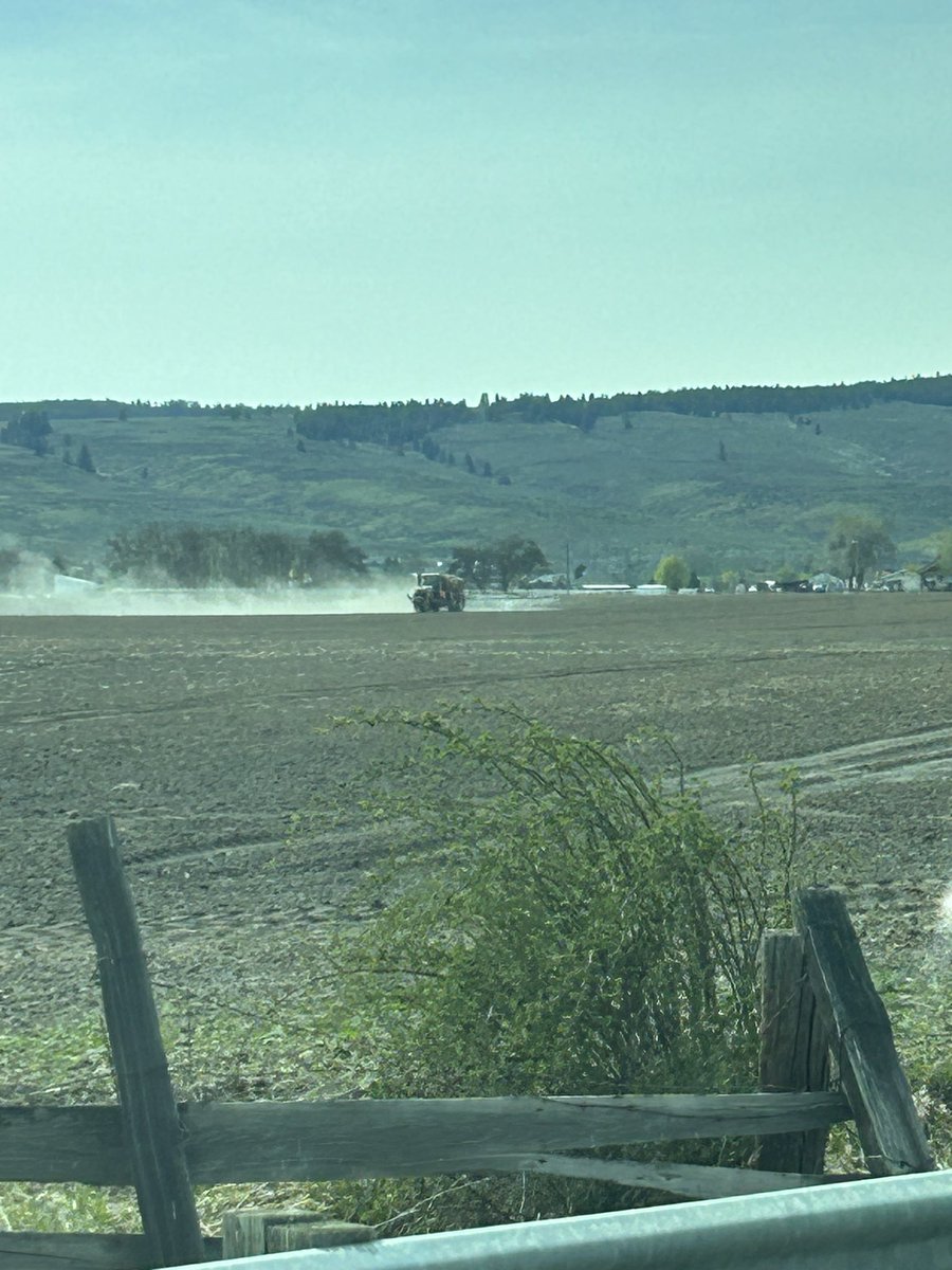 ScottD_redox's tweet photo. I guess it isn’t windy in the cab. #InnovativeApplication https://t.co/uf1LWZRM4O