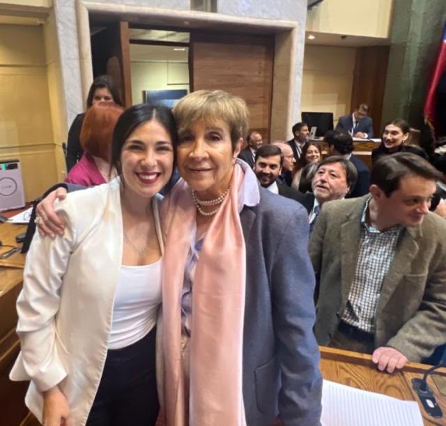 Día histórico Karol Cariola ⁦@PCdeChile⁩ asume la presidencia de de la cámara de diputadas y diputados, golpe a la exclusión antidemocrática que se ha pretendido imponer!