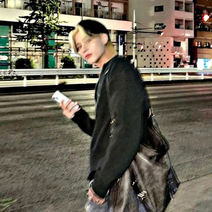 ᅠ

ᅠ

ᅠ

━━━━━━✭ New hair. ✊🏻

ᅠ

ᅠ

ᅠ