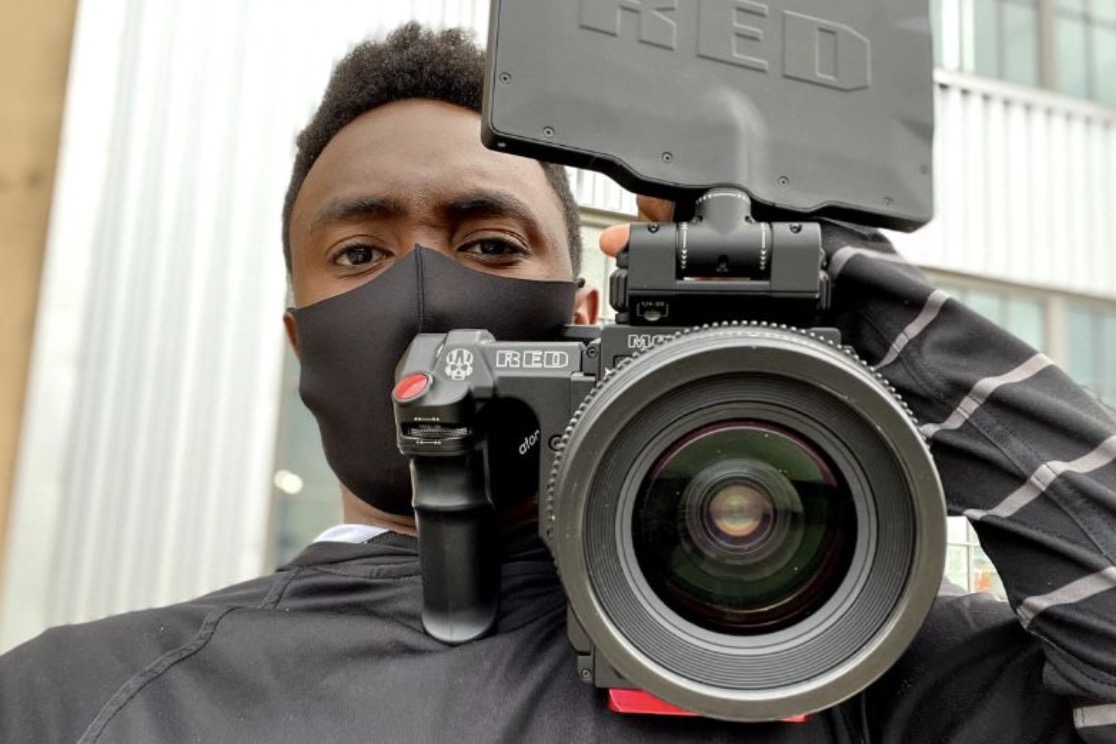 thekitze's tweet image. the last thing a startup sees before it dies