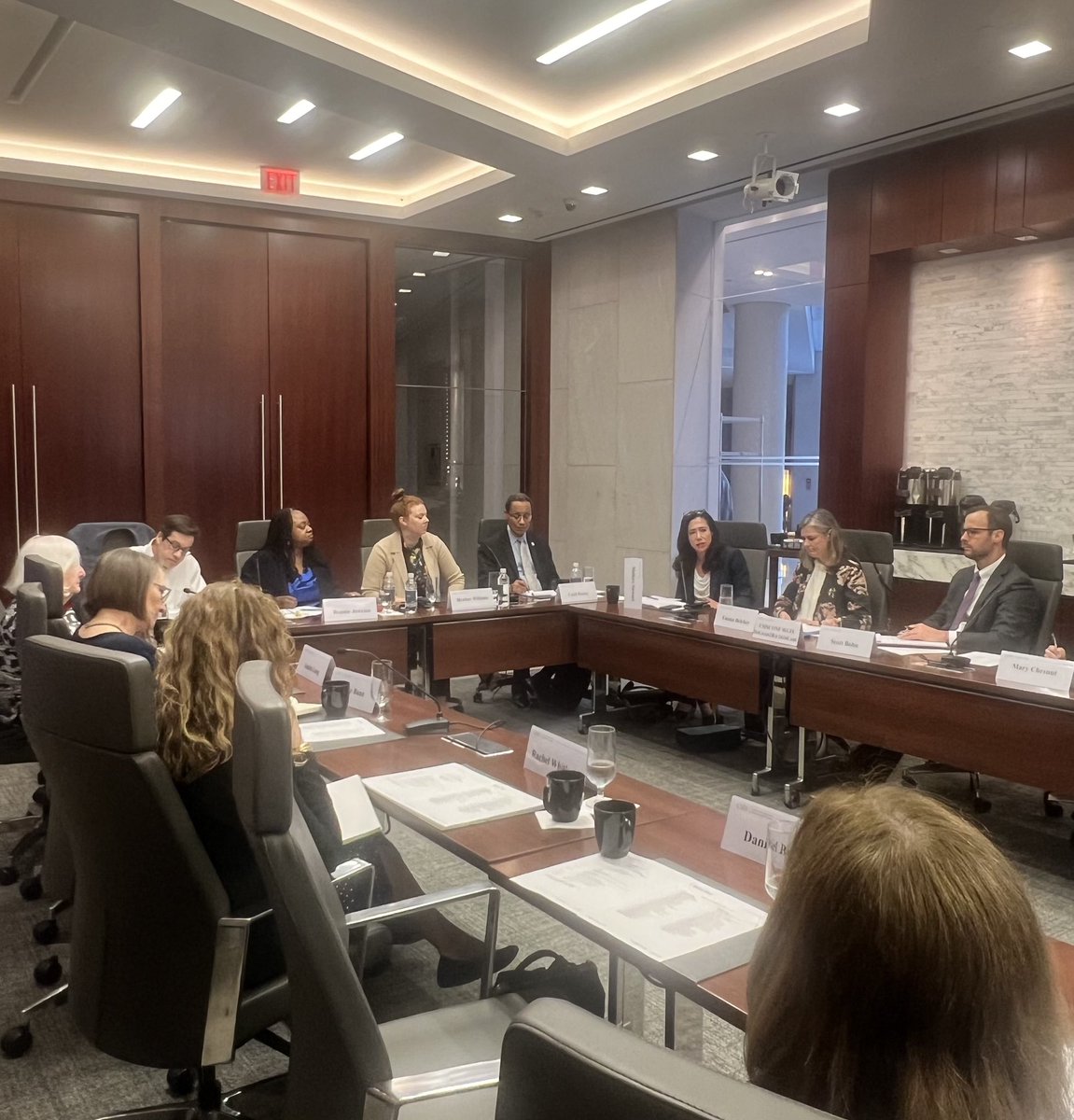 This morning, I attended a roundtable discussion on the International Security Advisory Board’s report titled “Deterrence in a World of Nuclear Multipolarity”. Thank you @CSIS for organizing and hosting this productive meeting. @StateADS #nucleardisarmament