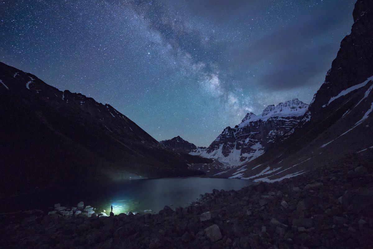 pnBanff's tweet photo. 📣Parcs Canada accepte les candidatures pour des services de transport sur appel en dehors des heures, de l’aire de fréquentation du Lac-Moraine à Lake Louise ou Banff.🚕

➡️Envoyer sa candidature: ✉️llyklotissementsurbains-llyktownsites@pc.gc.ca.

📸Travel Alberta/William Patino https://t.co/MbK5jYIYT9