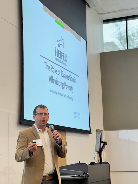 Earlier today, @Heifer's Managing Director of Monitoring, Evaluation, Research, & Learning @bdkwood spoke about measuring data at @KUCLACS' symposium on the Promises and Challenges of International Development in the Digital Age. #DataScience #nonprofit #technology