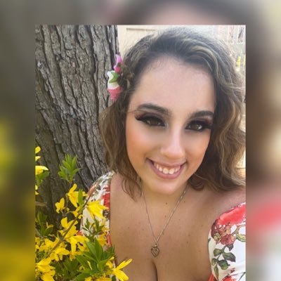 ashleybrookieee's tweet photo. #NewProfilePic https://t.co/1pw6NhBtr1