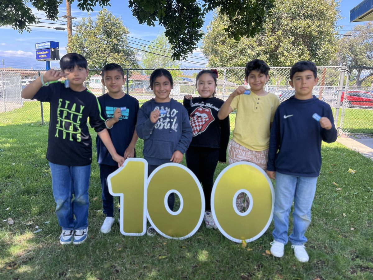CONGRATULATIONS to these dedicated students who reached 1️⃣0️⃣0️⃣ miles!  👏🏻🏃🏻‍♂️💯💙🏅
<a href="/WestCovinaUSD/">West Covina USD</a> <a href="/100MileClub/">100 Mile Club®</a>