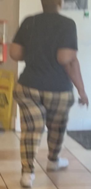 PublicBooties's tweet photo. I love bbws with this build😍 Ass just busting out the side of them jogging pants🍑💦Fuuukkkk I know that Backshot wind finna hit diff ima see if I can fuk her I’ll post me hittin from the back if I do🔥🔥#booty #bbw #bbwbooty #flabbyass #maturebooty #wagon #ssbw https://t.co/3MQ1hyIxuo
