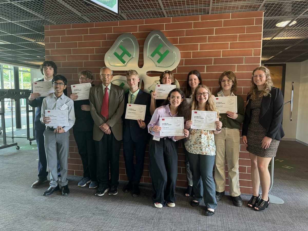 Spent the day with students at the Ohio Youth Institute at The Ohio State University. Students delivered their research paper on a developing country and a key factor affecting food security. So proud of their achievements today!! #ourbmsa #OAISS @WorldFoodPrize 🗺️🍟🏆