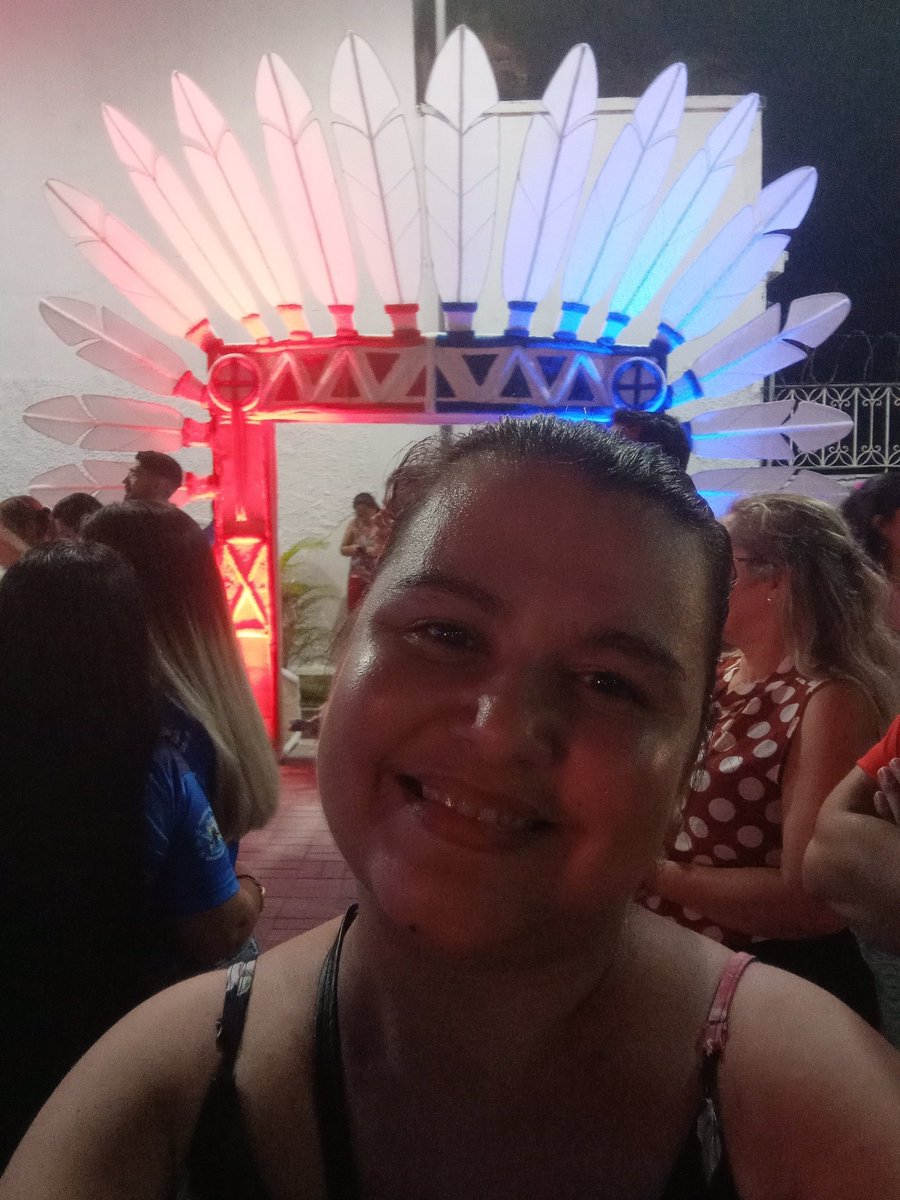 MMaraoliveirag's tweet photo. De ontem♡
Fui conhecer o lugar, e torcer pra #Isabelle  !

#MiranteLuciaAlmeida
#BBB24 #Garantido #Caprichoso https://t.co/svKNfqB2Mc