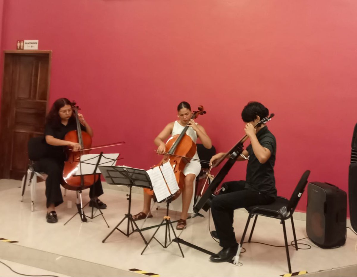 🎨🎻 #BahíadeBanderas || En conmemoración del Día de las Artes, presentan muestra en la Casa de la Cultura. #Nayarit 

📲metropolibahia.com/archivos/39189