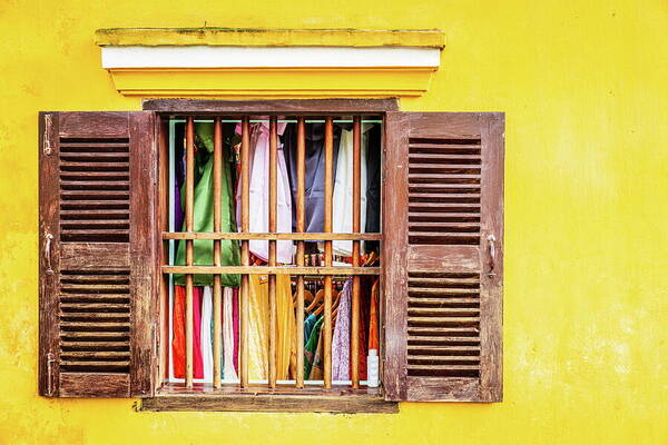 Check out this new photograph that I uploaded to fineartamerica.com! fineartamerica.com/featured/shop-… 
#Vietnam #Asia #architecture #window #travelphotography #fineartphotography #artforsale #onlineshopping 
@BigEyePhotos