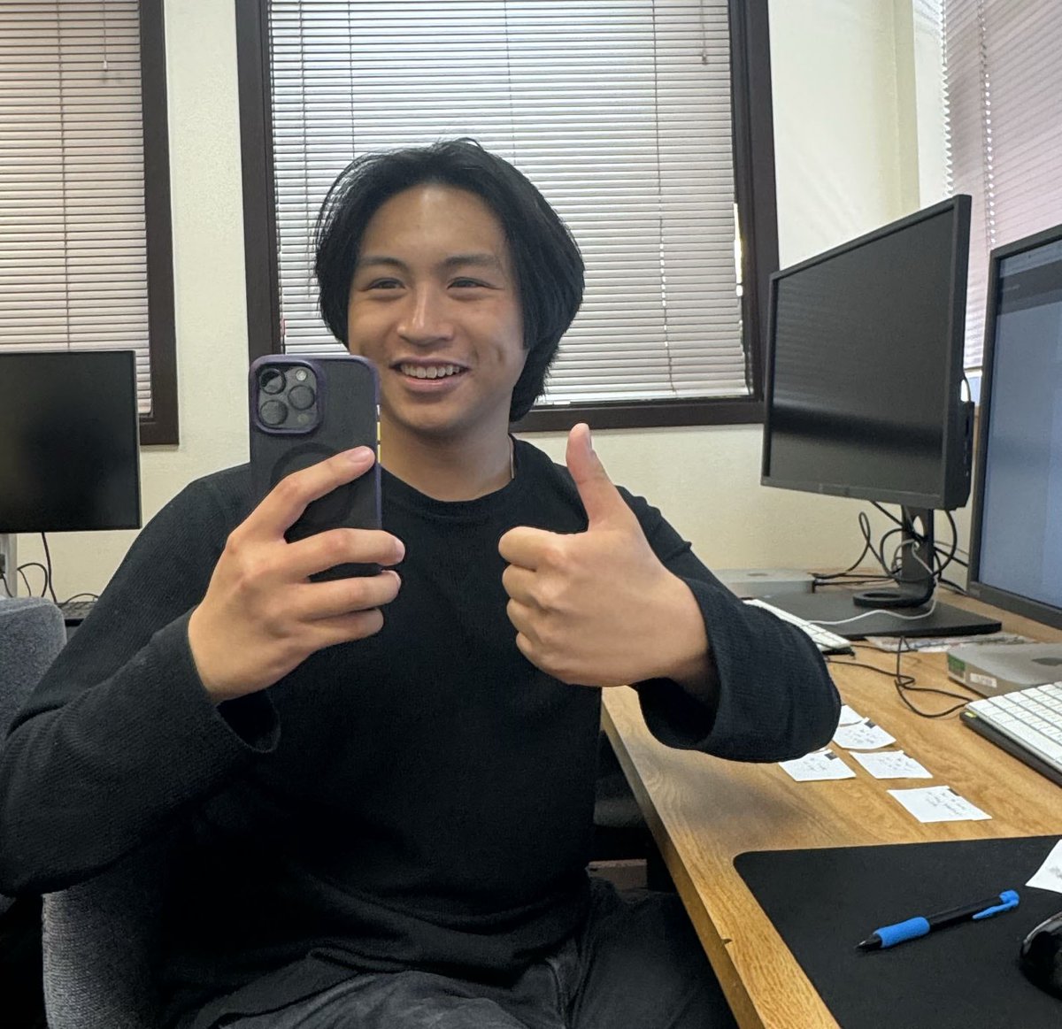 4mic0's tweet photo. This is @KrisUriRSJ , a fellow RSJ student who I met today. He is in his first year of college with little prior journalism experience but seems eager to learn and succeed! #rsj108 #humansofUNR @DisruptiveDESGN https://t.co/L3clmHKu3G