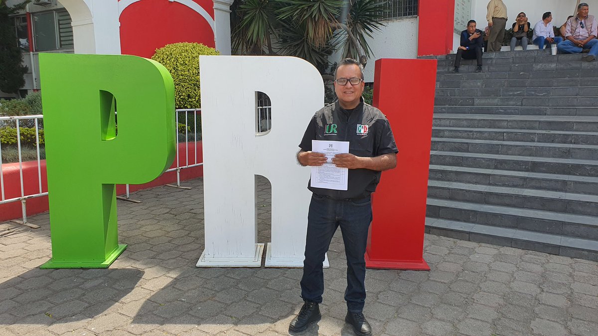 UR_Edomex's tweet photo. Felicitamos a nuestro Secretario de Gestión Social, quien ha realizado un gran trabajo dentro de la Unidad Revolucionaria Edoméx, @VICTORG34518098 todo el éxito en este proceso.
#FroylanSantana ⚫🟢🔴 https://t.co/6BF8ZsCy99