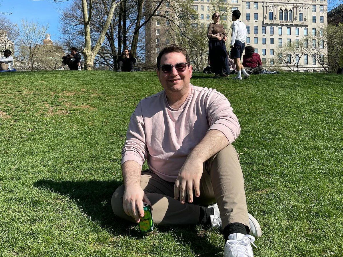 Another beautiful weekend here in NYC! ☀️🌸

In advance of finals, the #KatzSchool Graduate Student Association hosted a de-stress event with a trip to #CentralPark and the @metmuseum.

Learn more about student clubs and organizations: bit.ly/36nYpjR.

#WeAreKatz