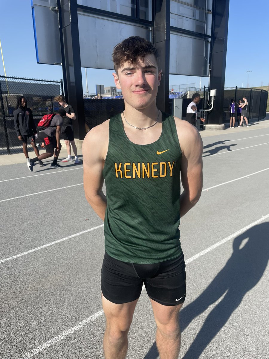 Dawson Dougherty surpasses the Blue Standard jumping 22-6.5!