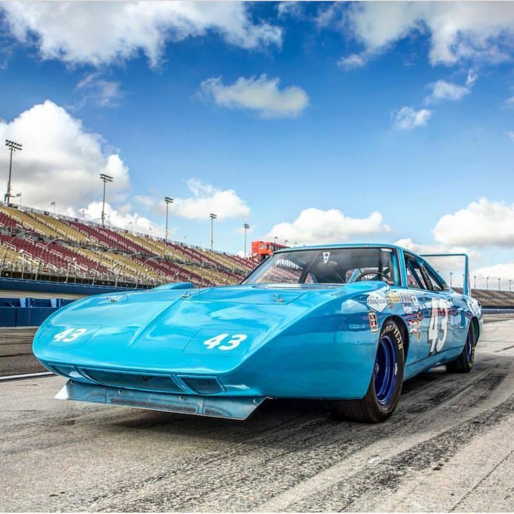 Absolutely gorgeous Plymouth Superbird. What do you think??