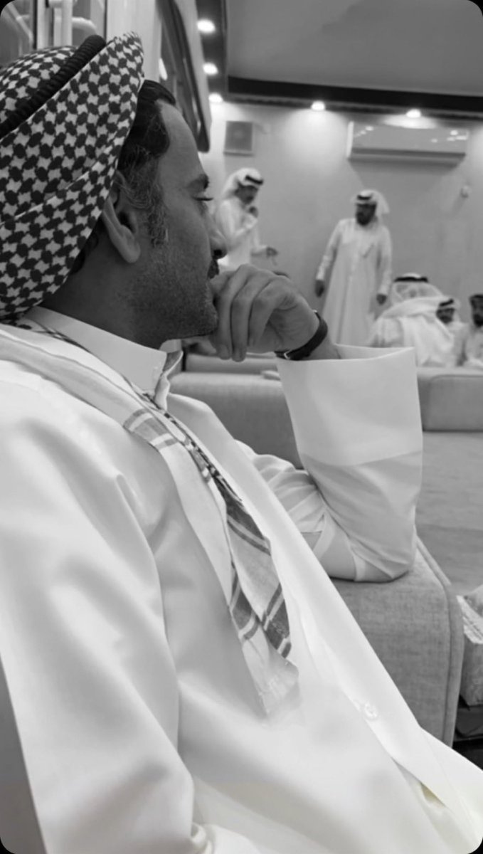 gray__23's tweet photo. قالوا لك العزلة تقسِّي ترى ي��ذبون
العزلة تعلّمك وش قيمة الإجتماع". 
- سعد علوش https://t.co/bZw9v8qWuW